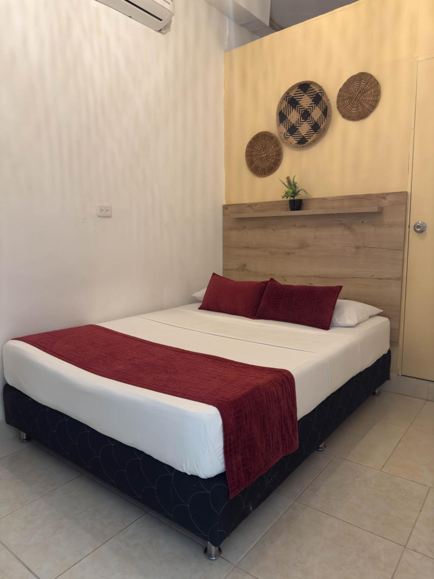 Curazao Hotel -Centro Historico- سانتا في دي أنتيوكيا المظهر الخارجي الصورة
