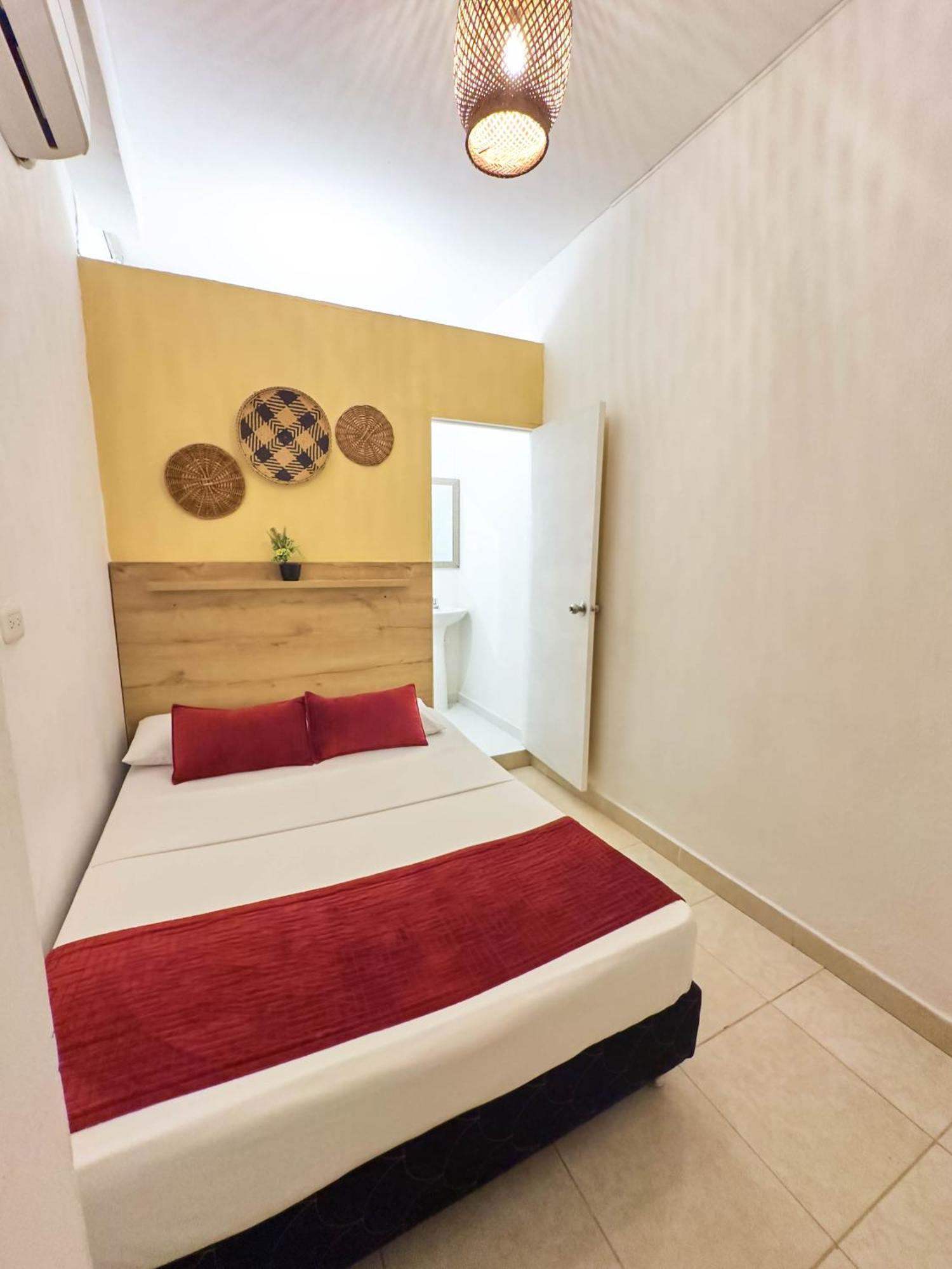 Curazao Hotel -Centro Historico- سانتا في دي أنتيوكيا المظهر الخارجي الصورة