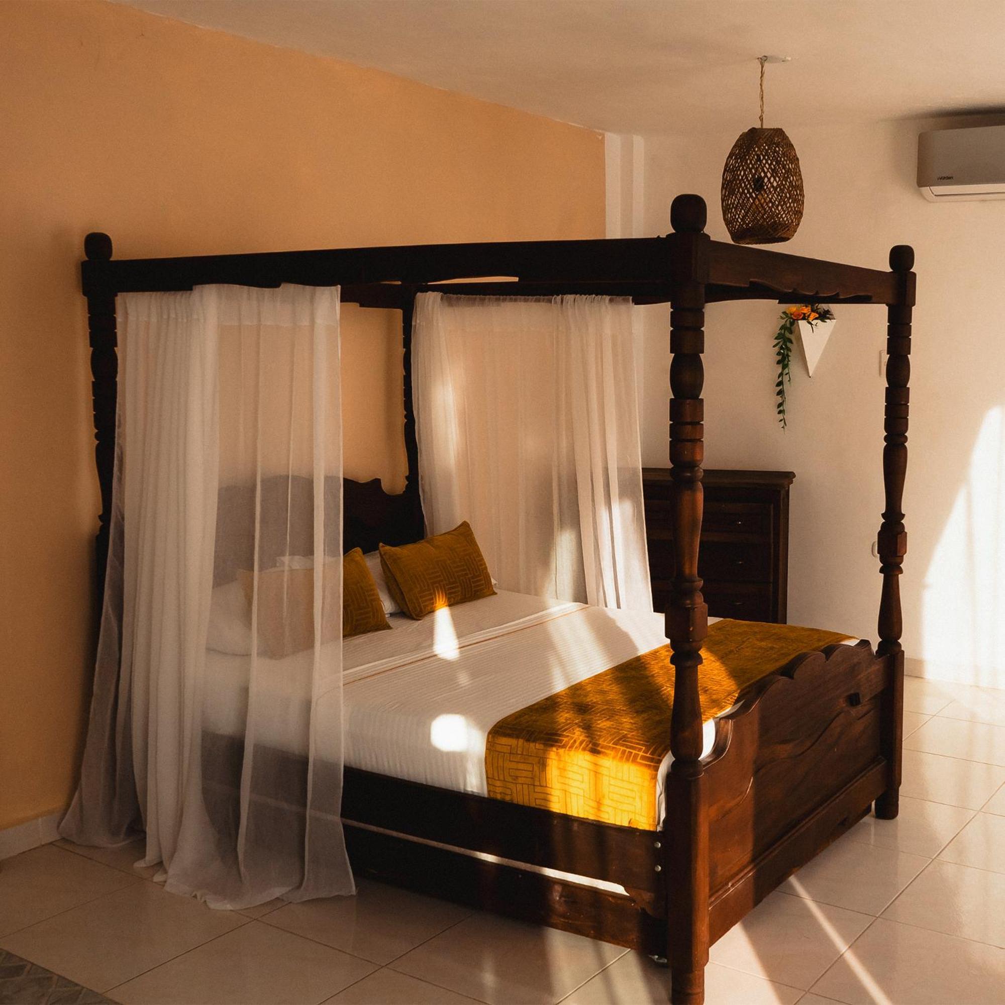 Curazao Hotel -Centro Historico- سانتا في دي أنتيوكيا المظهر الخارجي الصورة